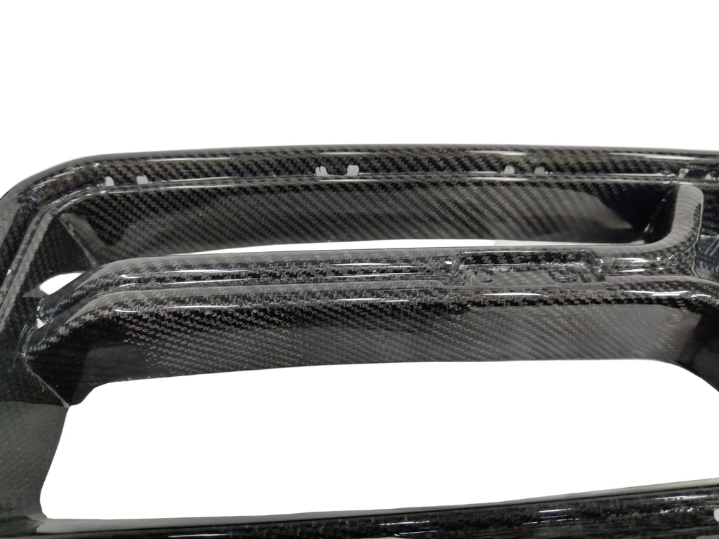 I6 - Carbon Niere/Grill G87