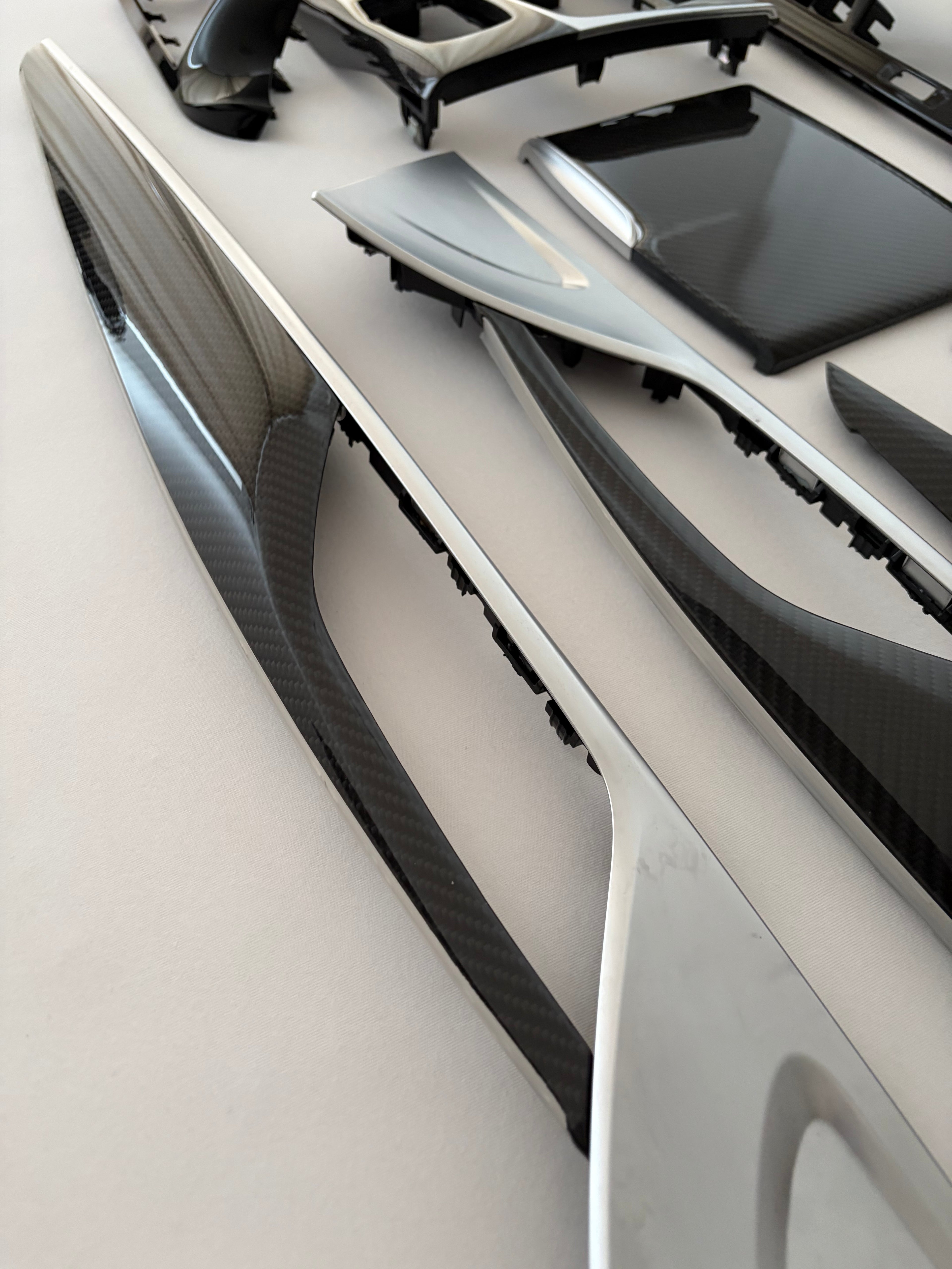 I6- Carbon Interior Leisten BMW G3X LHD