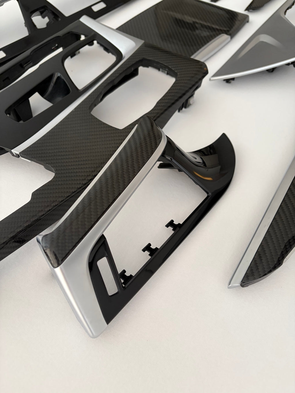 I6- Carbon Interior Leisten BMW G3X LHD