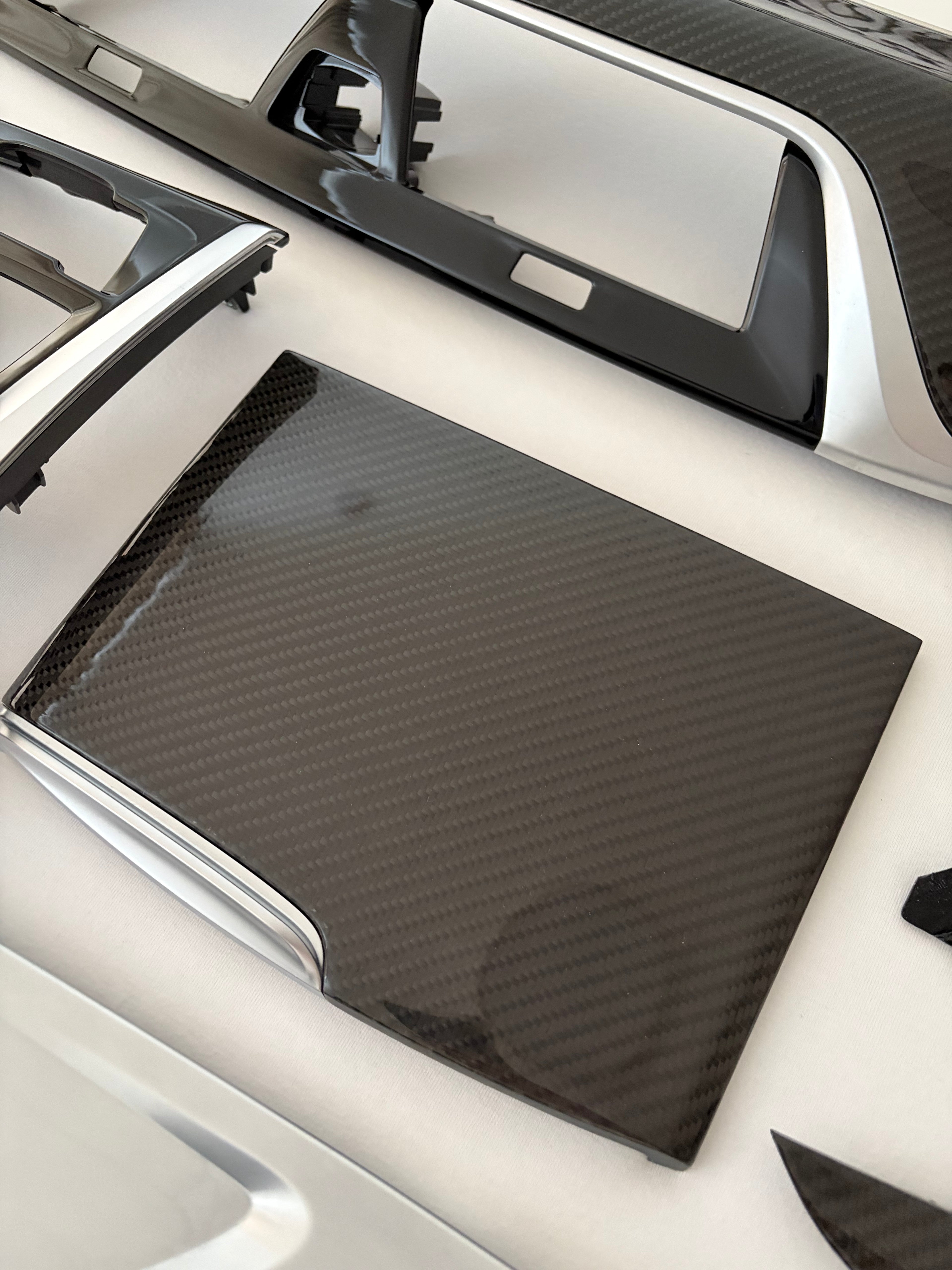 I6- Carbon Interior Leisten BMW G3X LHD