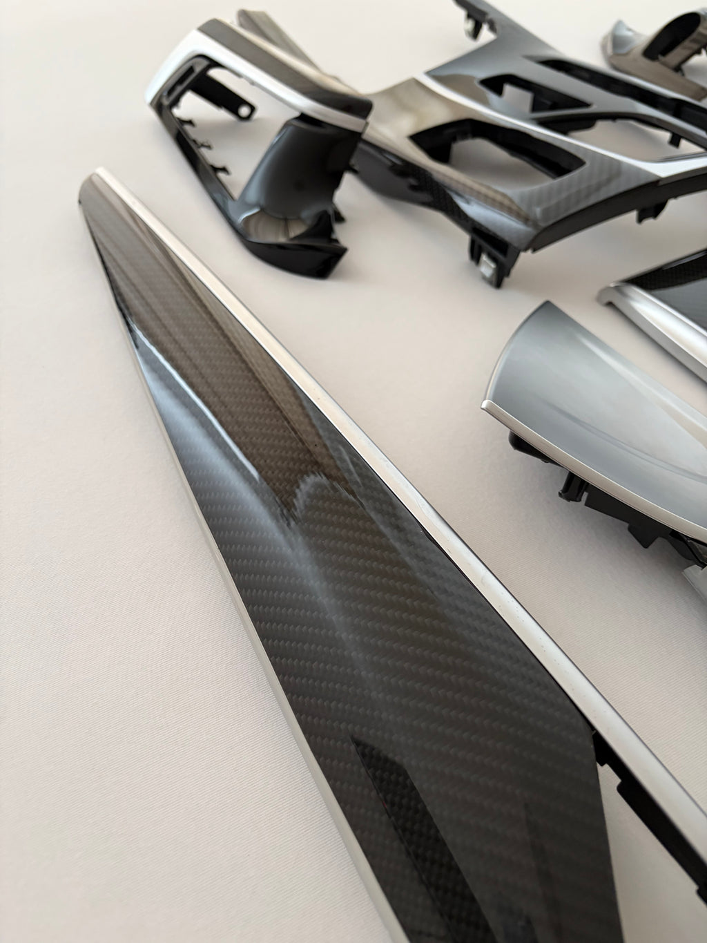 I6- Carbon Interior Leisten BMW G3X LHD