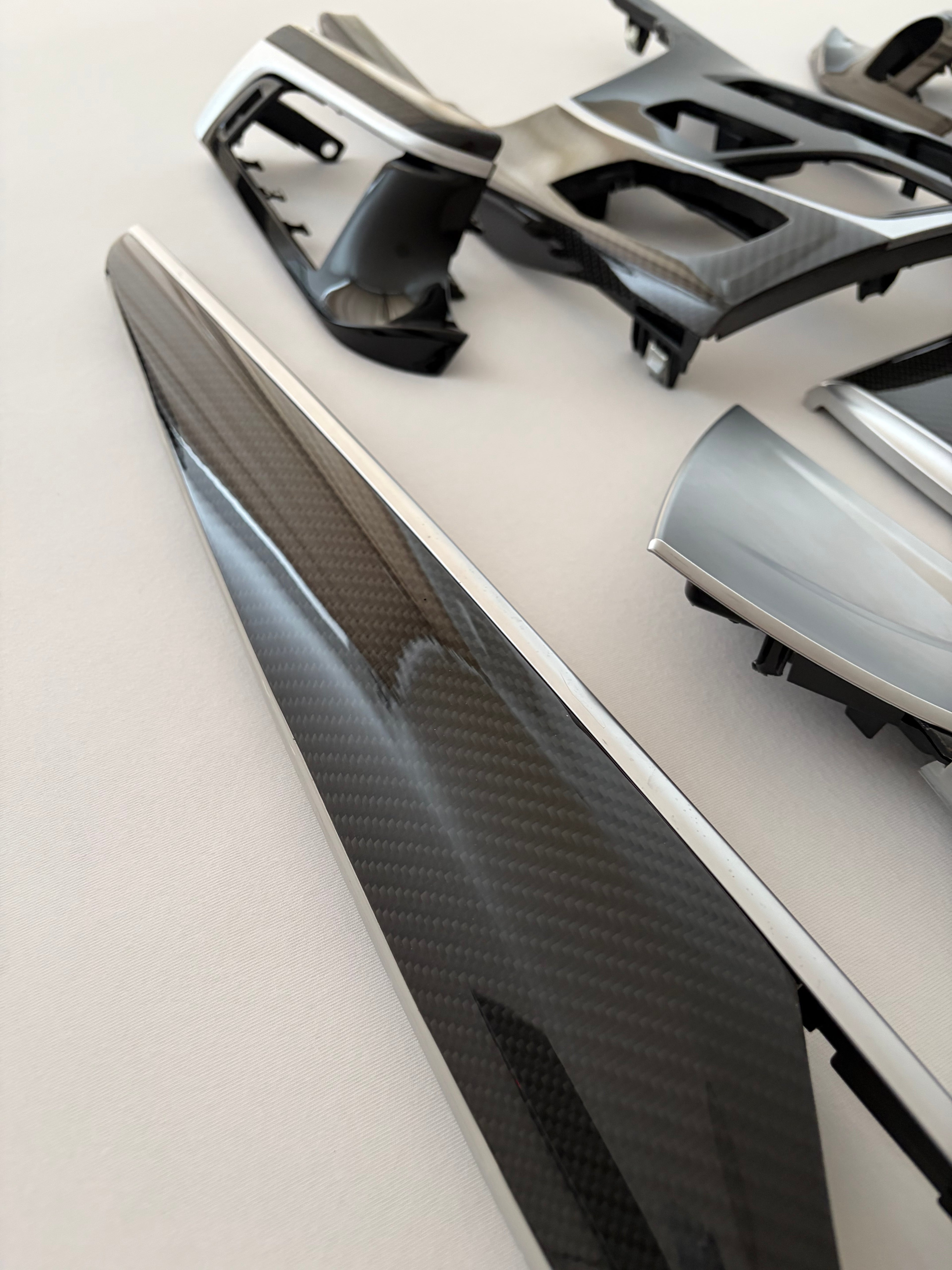 I6- Carbon Interior Leisten BMW G3X LHD