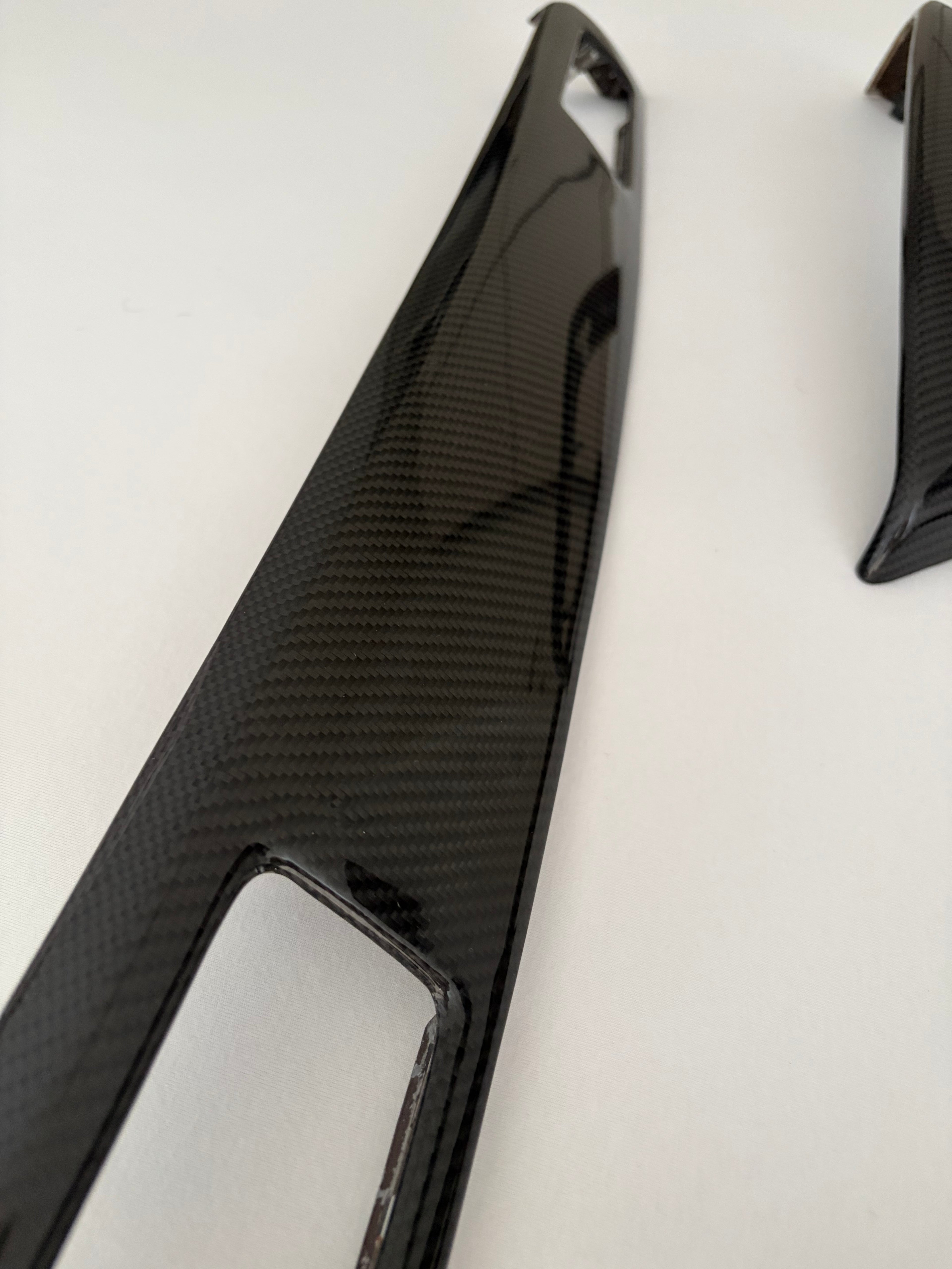 I6- Carbon Interior Leisten BMW E9X LHD