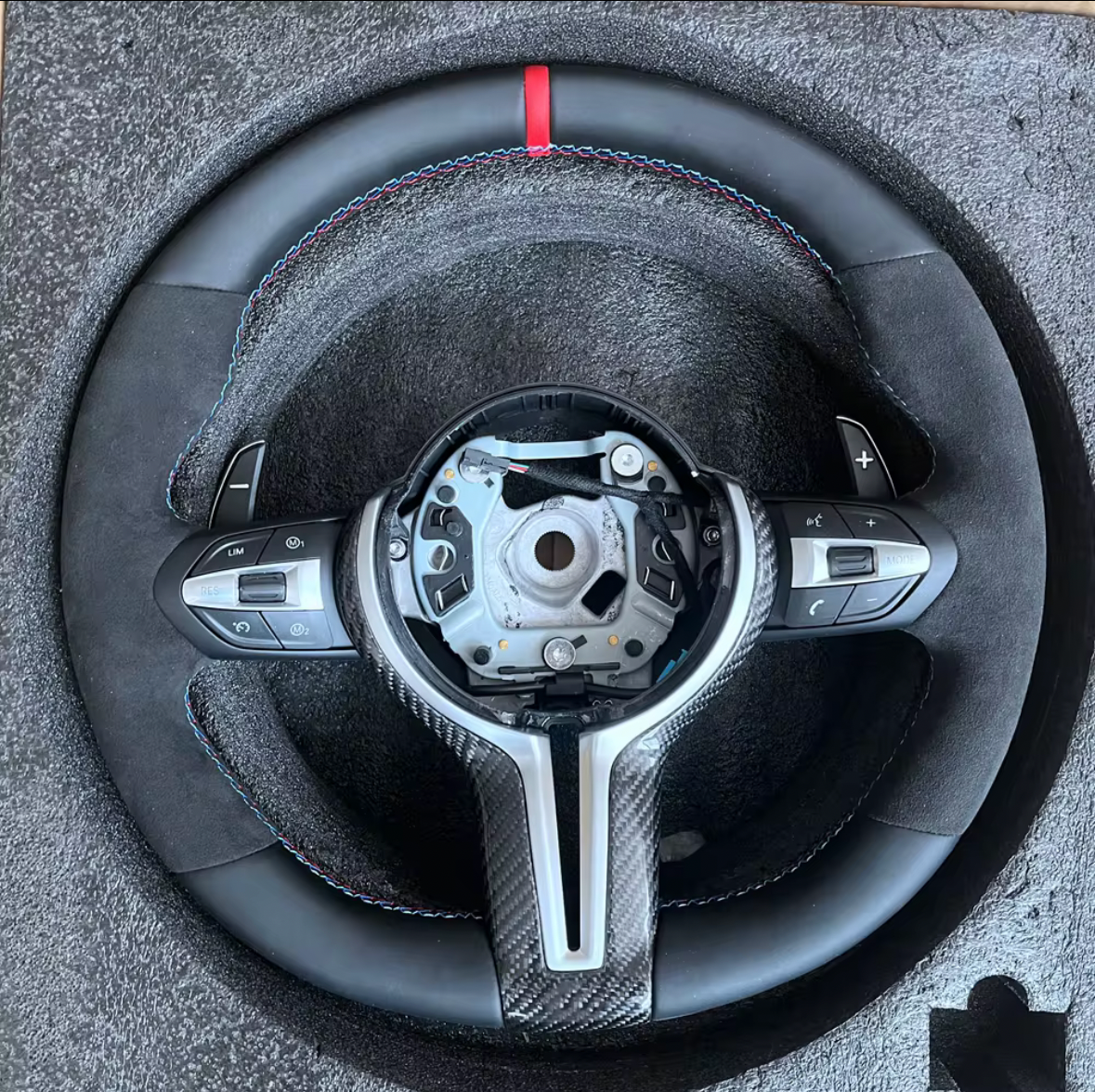 I6- Leder/Alcantara Lenkrad F-Reihe