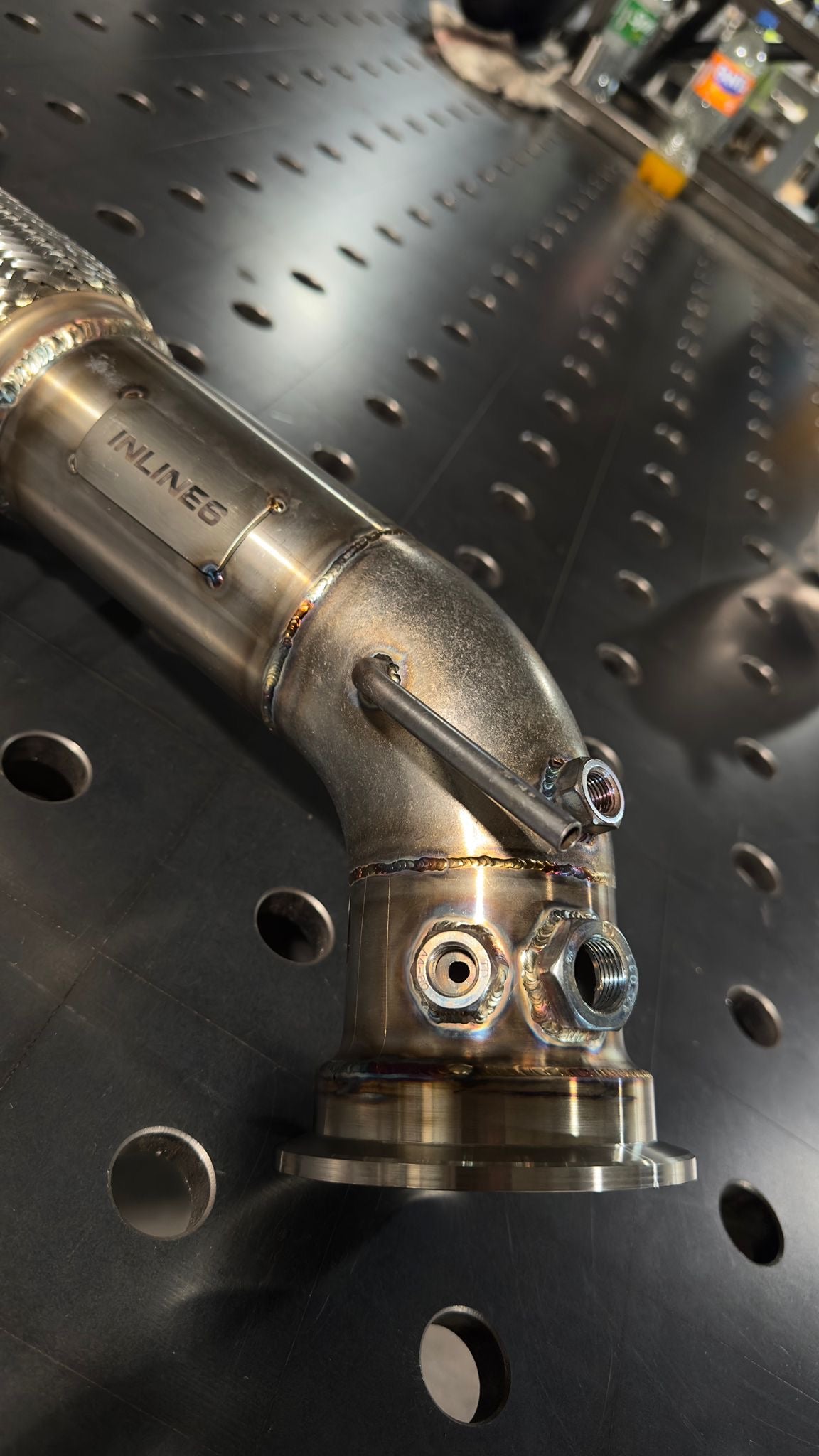 I6 - Hand-welded stainless steel downpipe M57