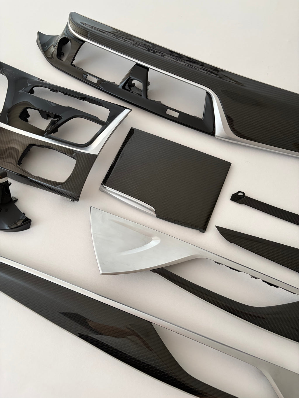 I6- Carbon Interior Leisten BMW G3X LHD