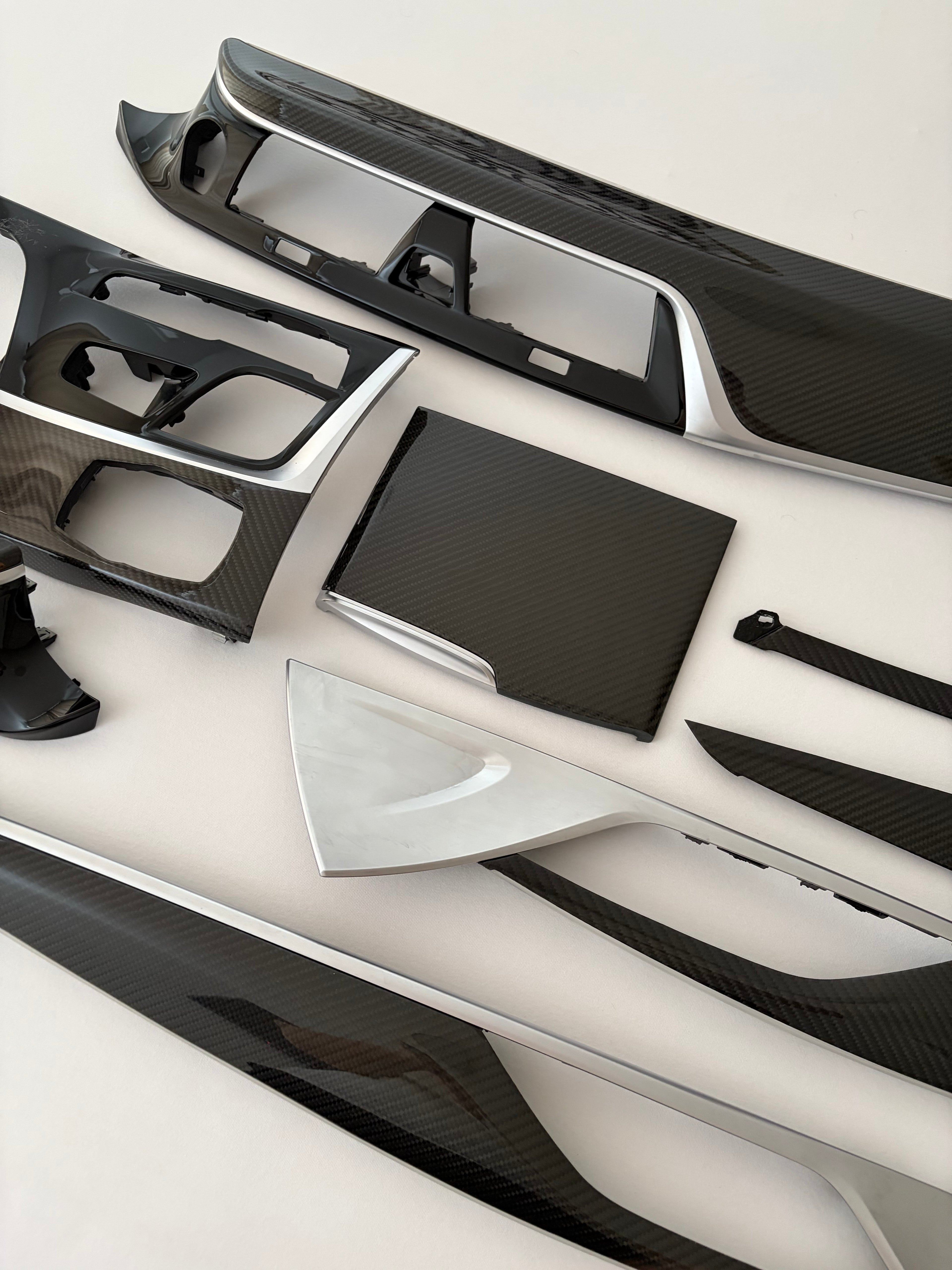 I6- Carbon Interior Leisten BMW G3X LHD