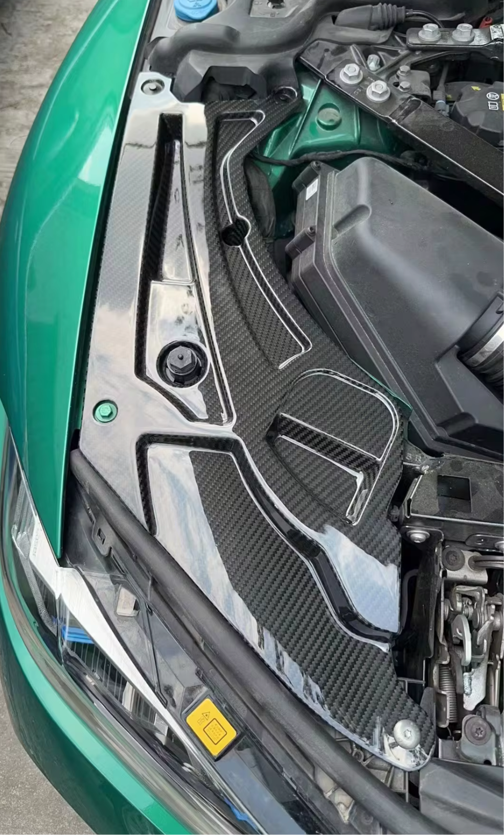 I6- Carbon Motorraumabdeckung G8X G2X