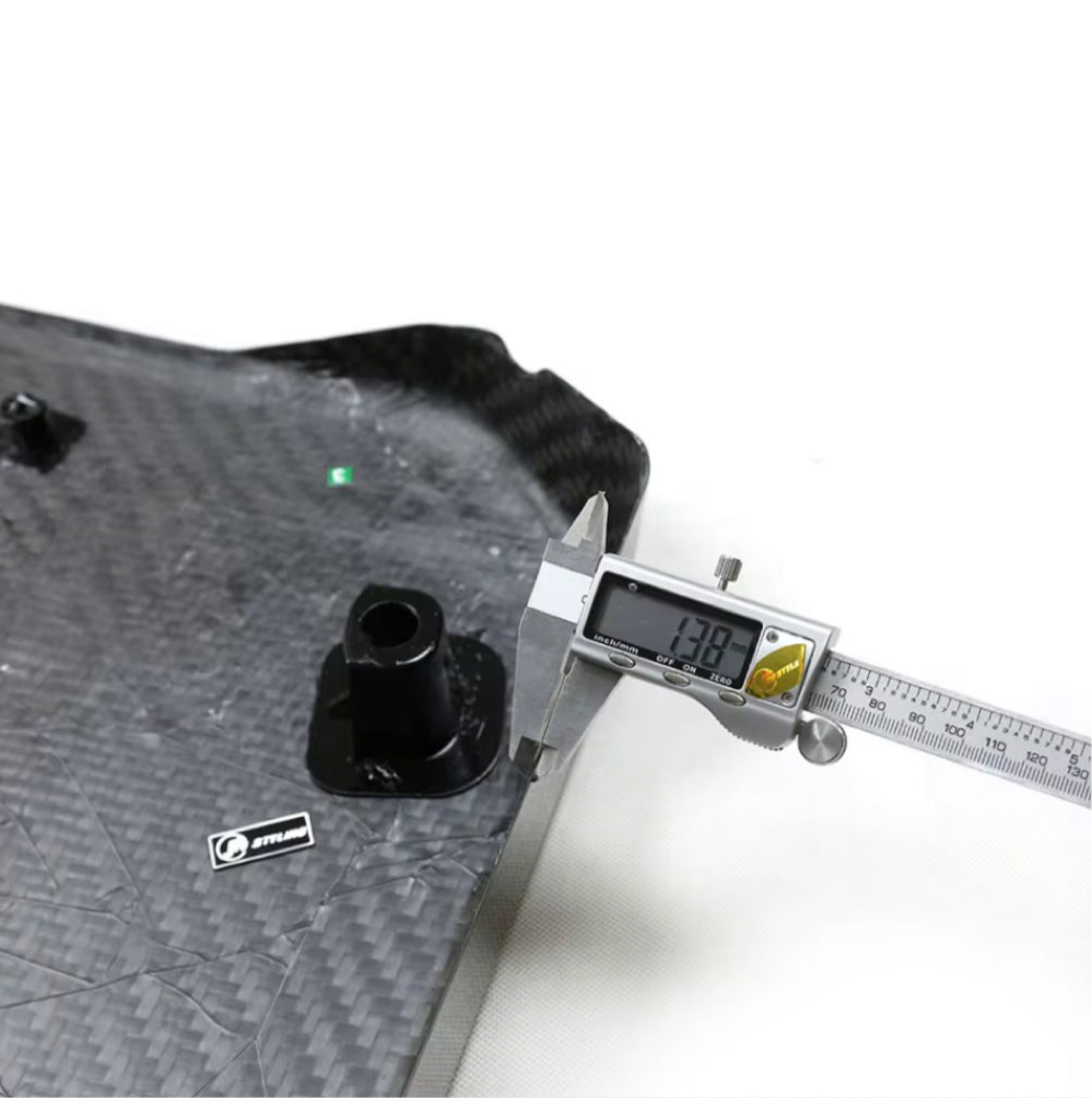 I6-Carbon Motorabdeckung B48