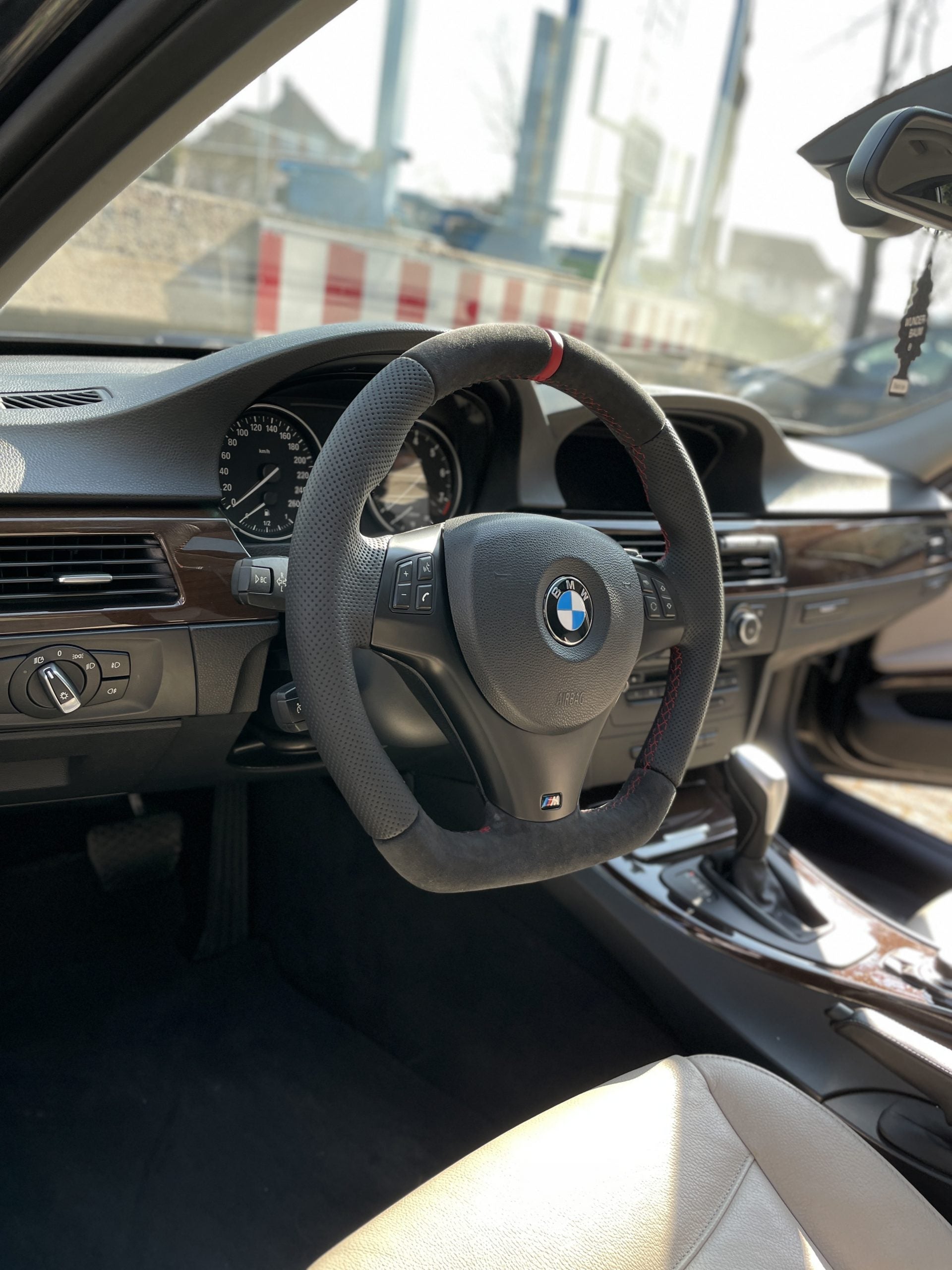I6- Performance steering wheel E9X E8X